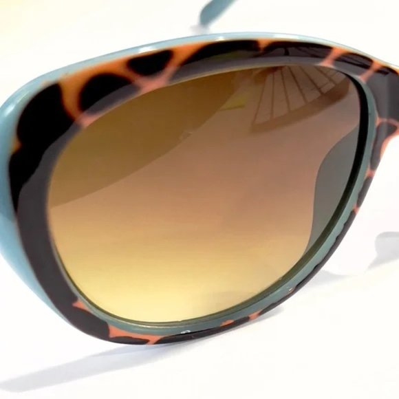 TIFFANY & CO. Animal Print On Tiffany Blue Polarized Cats Eye Sunglasses TF4048 - Picture 6 of 11